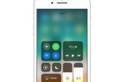 如何使用iPhone快速传输数据到新iPhone（简便的iPhone数据传输方法与技巧）