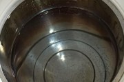 消除饮水机桶内的水垢（有效清除水垢的方法和技巧）