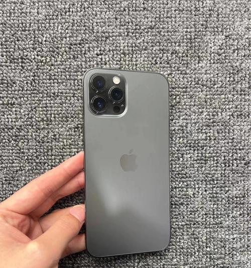 iPhone双卡双待（一机双卡，无缝切换，助你更加生活）