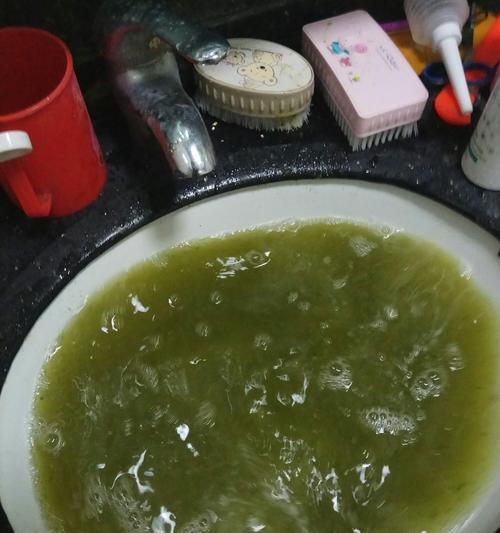 饮水机水箱青苔的处理方法（保证饮水机水质）