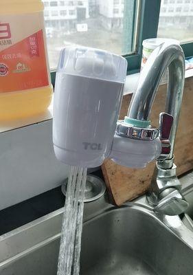 解决净水器盖子漏水的方法（教你轻松修复净水器盖子漏水问题）